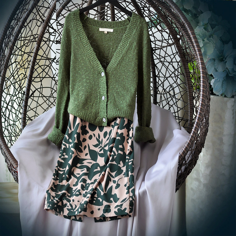 European station 2021 spring new women's professional suit skirt socialite xiaoxiang wind ol temperament hip skirt two-piece set