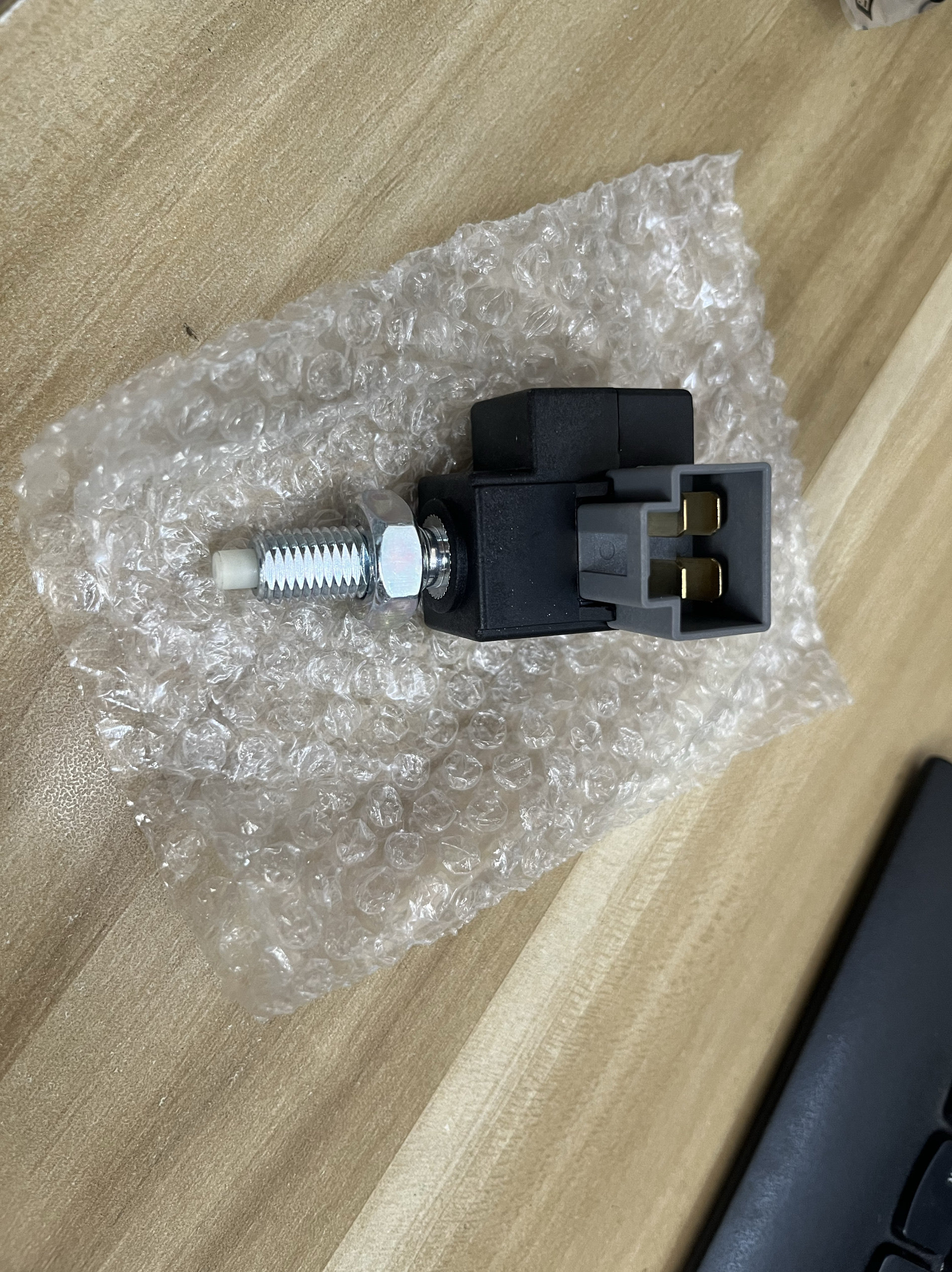 Тормоз будильник шнур 思皓刹车灯开关思皓qx思皓x8刹车灯开关瑞风s3s5刹车灯开关