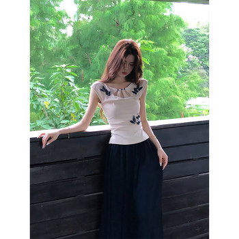 Muzi li's li 2025 ຈີນອອກແບບໃຫມ່ water drop knitted sweater butterfly top skirt white suit summer