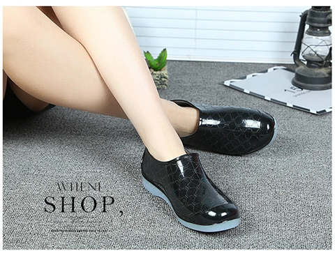 Mùa thu của phụ nữ giày nước thấp không thấm nước chống trượt ống ngắn giày đi mưa nông bảo hiểm lao động giày cộng với nhung giày cao su nữ nhà bếp giày giặt