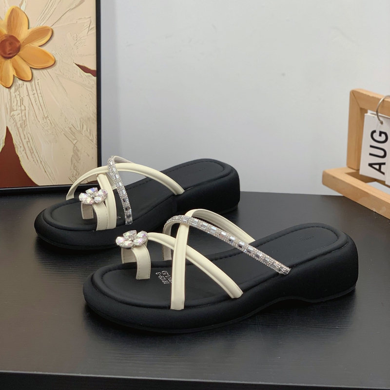 Retro Roman-Style Thick-Soled Slip-On Sandals for Women, 2026 Summer New Model, Toe-Wrap Design with Rhinestones, Thin Strap, Versatile for Outdoor Wear