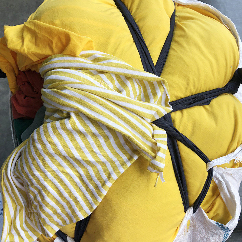 Cloth crushed white heterochromatic black A4 corner material cloth industrial workshop steam repair machinery suction oil Guangdong 10 catty