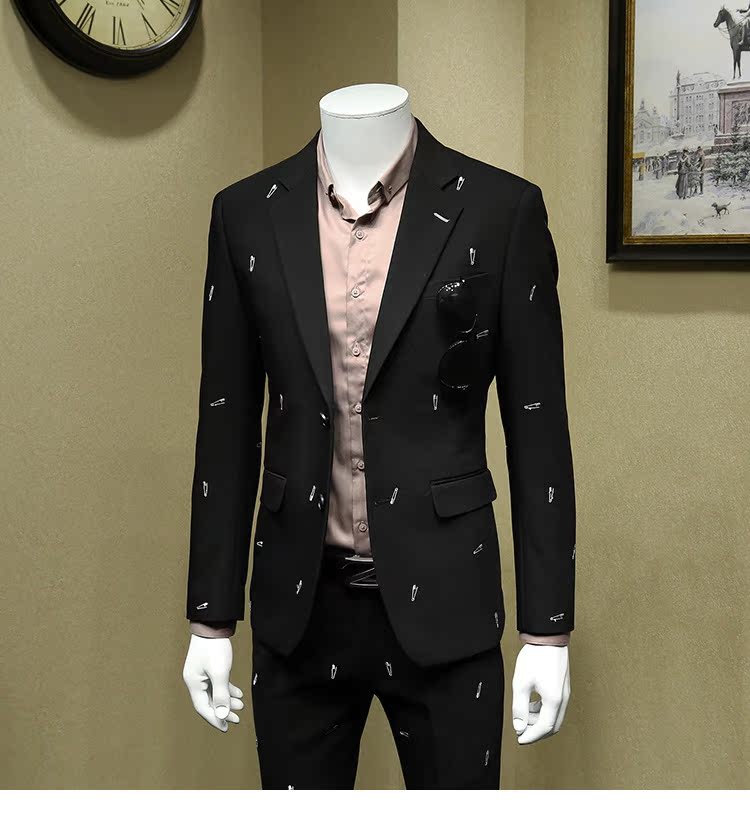 Bốn mùa thêu cá tính mới phù hợp với trang phục nam phù hợp với bữa tiệc tối áo vest nam