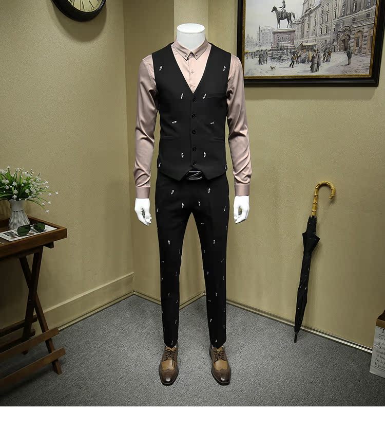 Bốn mùa thêu cá tính mới phù hợp với trang phục nam phù hợp với bữa tiệc tối áo vest nam