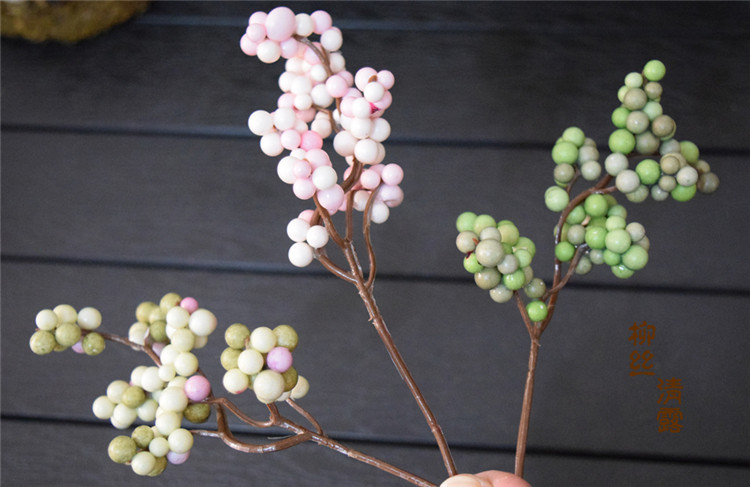 Simulation flower berry small red fruit flower arrangement material table flower decoration Christmas decoration scene layout yew fruit