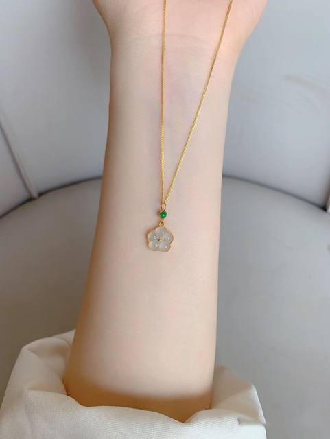Rich Hetian Jade Pendant Necklace Women's Light Luxury Niche