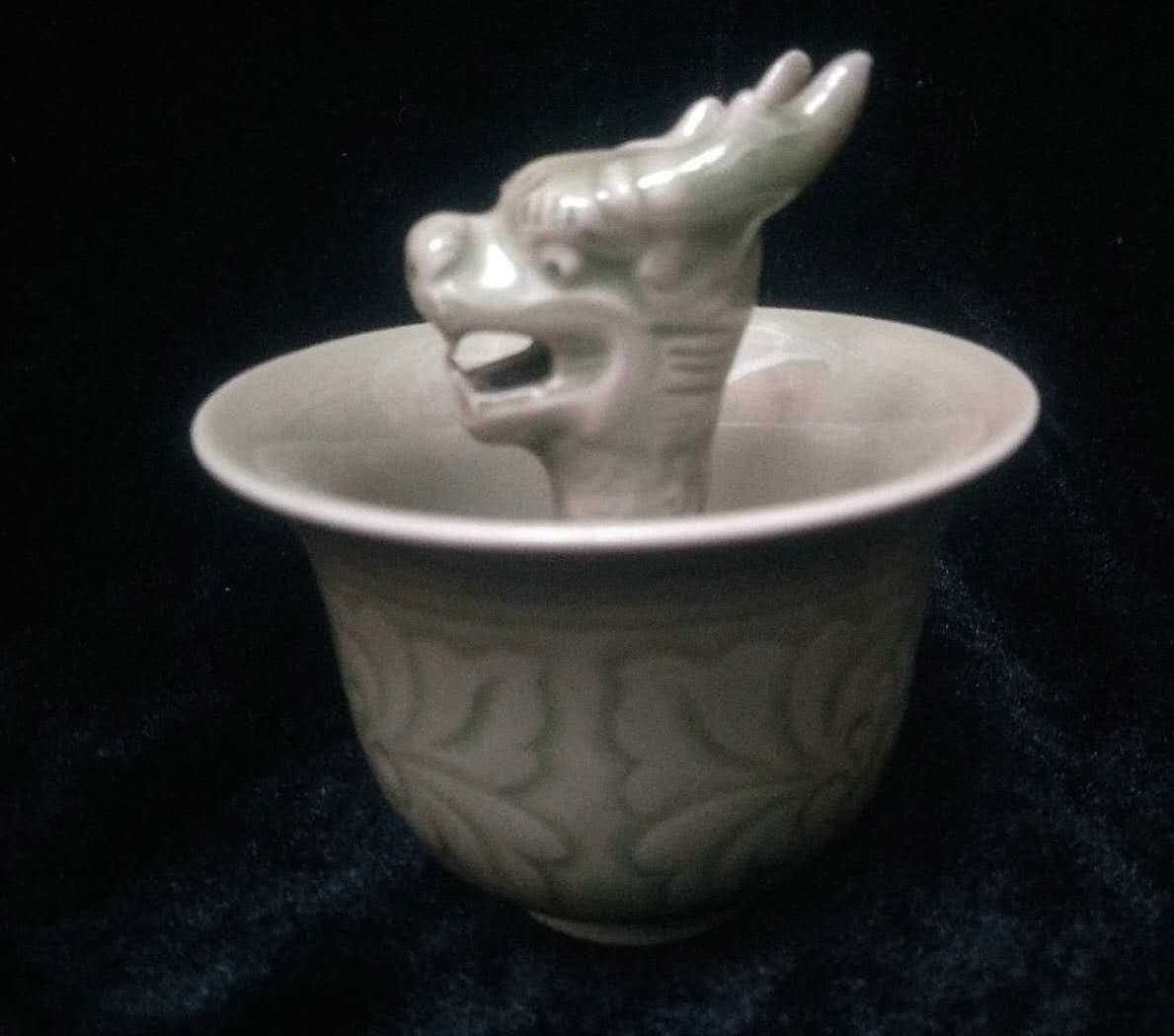 Yaozhou Porcelain Fair Cup Wine with Travel Commemorate the Mercy Pendulum on the Bogu Shelf to send close friends and friends