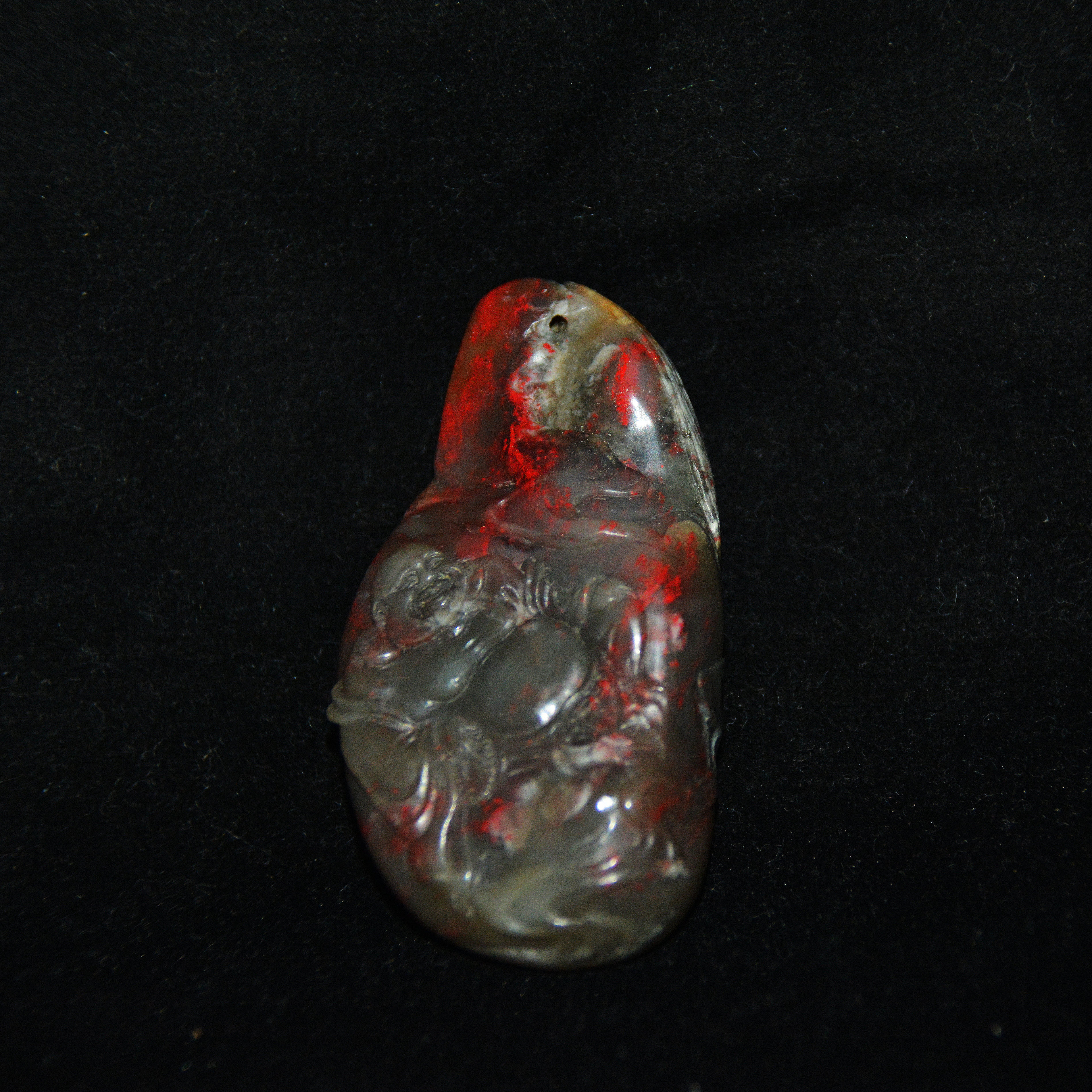 Changhua Black Fields Chicken Blood Stone Carving Cloth Bag Monk Statue like pendant Millis collection Love Day Hall Treasured Treasured Treasured Heirloom