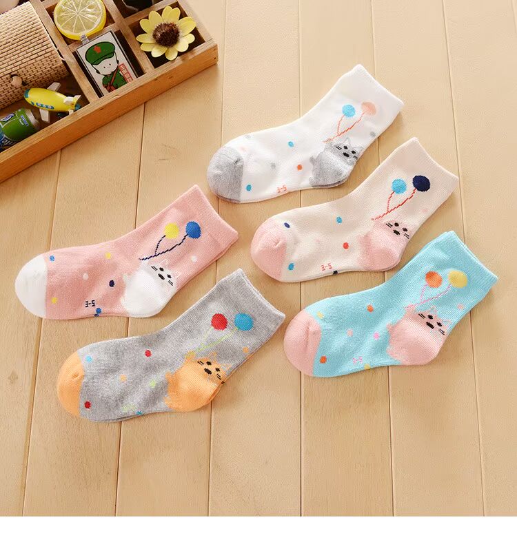 Mùa xuân và mùa thu Trẻ em vớ cotton Cô gái vớ ngắn Bé vớ màu rắn Mùa đông 3-5-8-12 tuổi vớ chống trượt cho bé