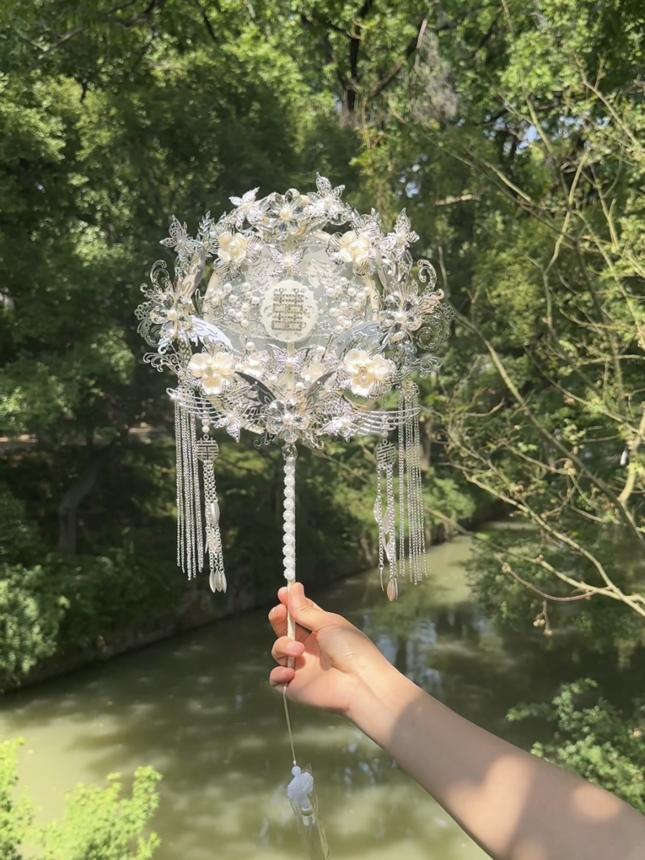 Bridal Chinese Wedding Group Fan Gufeng Wedding Comedy Fan from Show Wo Fans Hold Flowers Fan White Moon Light Series Group Fan-Taobao