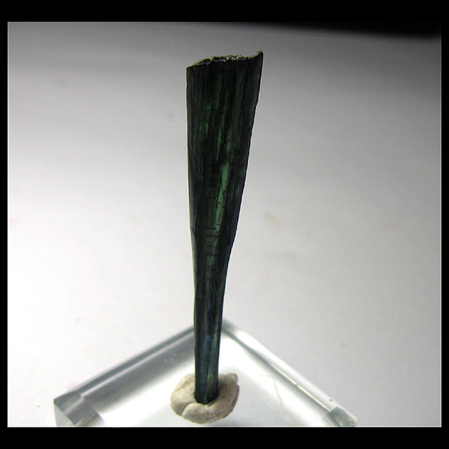 Mine Cat Mine FE3205E7 Blue Iron Mine Crystal (Brazil 4 7cm1 7g) Vivianite