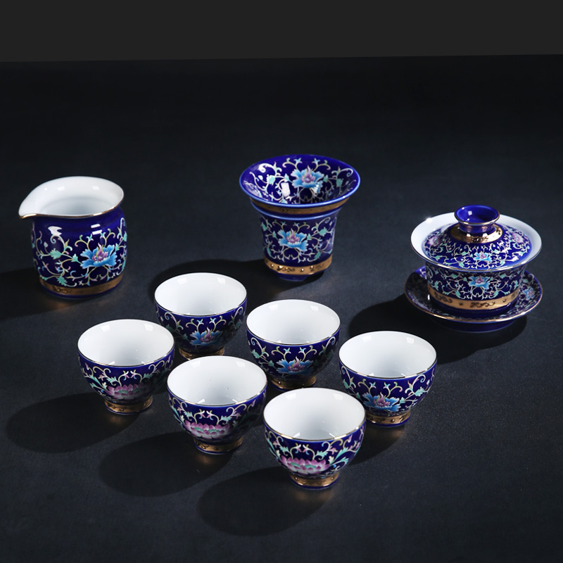 The Product famille rose porcelain remit gathers up the daily household wedding anniversary of a complete set of red tea gift box set tureen sample tea cup group