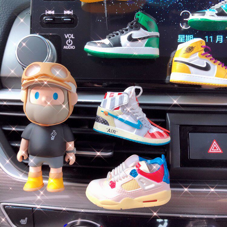 Creative AJ Car Air Outlet Permalink Adorable Cartoon Car On-board Net Red Air Conditioning Decoration Pendulum with incense in the car