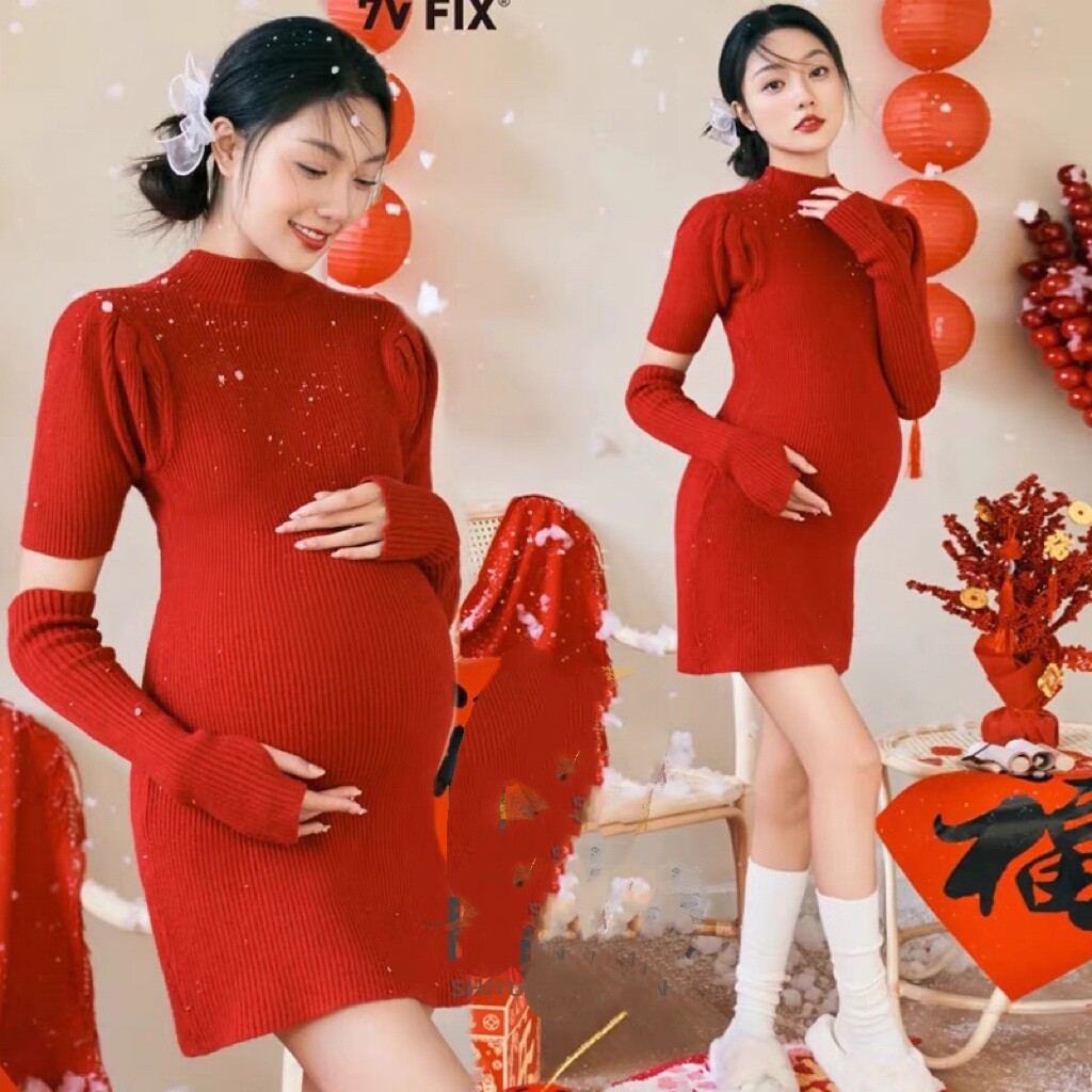 Pregnant woman taking photos of clothing and shady clothing Red Sexy at home slapping big tummy mommy photos of mommy art-Taobao