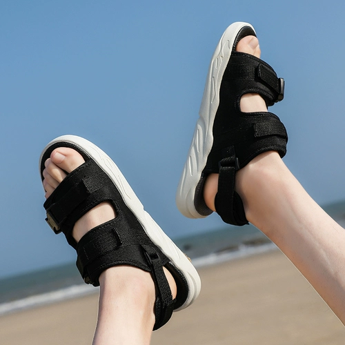 Пляжная обувь, модные тапочки, коллекция 2021