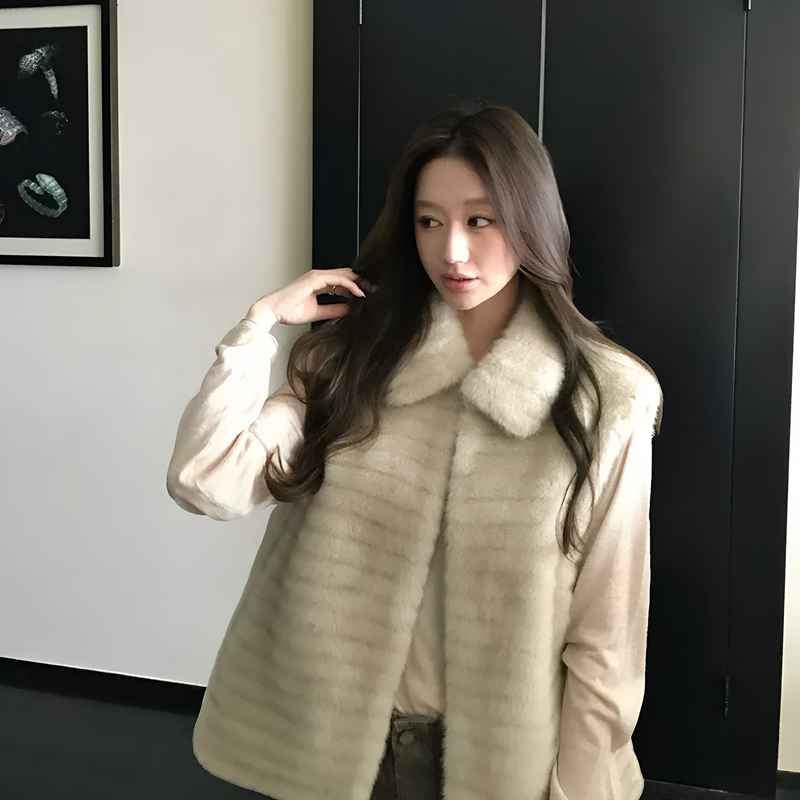Women's Short Fur Vest, New Autumn and Winter Style, Soft and Fluffy Lapel Fur Vest, Lambswool Coat