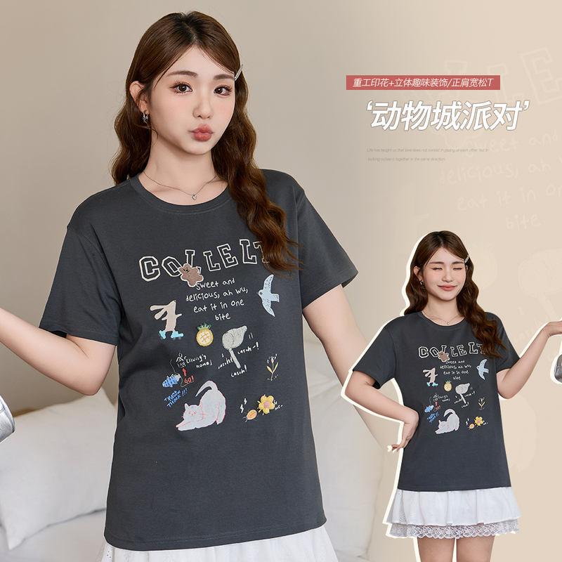 Xiaowejia 2026 Summer Plus Size Loose Fit Three-Dimensional Decorative Print Round Neck Short Sleeve T-Shirt