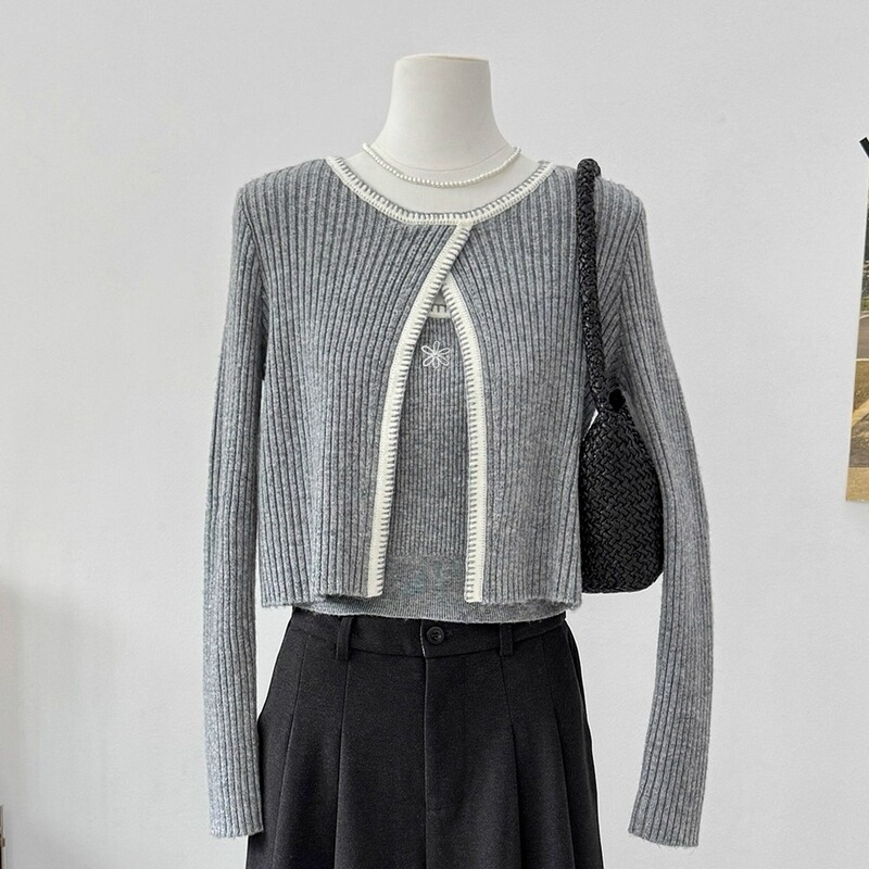 Little Path Story [Kelly Diary] Daisy Overlapping Design Cardigan and Suspender Two-Piece Set