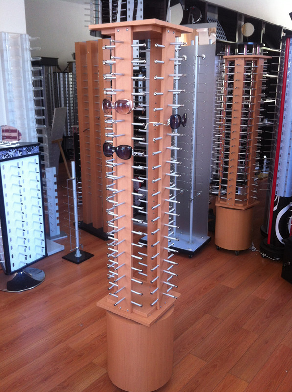 Meideda's new four-sided round base glasses display stand can be moved to rotate