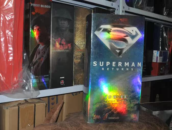 HotToys HT 1:6 Father of Superman 1.0 Father Malone Brandon is out of print