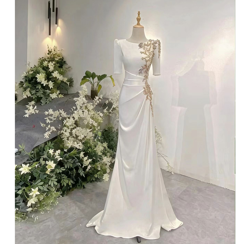 White Satin Evening Dress for Women 2026 New High-End Elegant Banquet Host Ethnic Vocal Solo Performance Costume