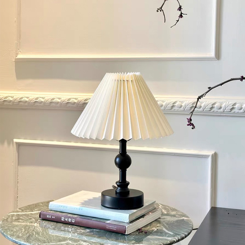Rechargeable Touch Pleated Table Lamp Bedroom Bedside Lamp Fabric Mid-Century Retro French Simple Decorative Ornament Night Light