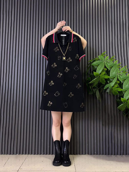 大码女装翻领拼色边卡通图案短袖休闲裙胖妹妹黑色显瘦宽松连衣裙