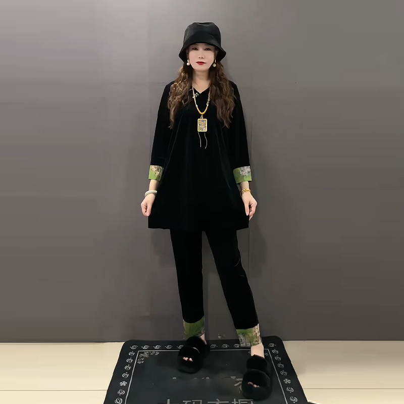 Fat Sister Suit V Neck Velvet Long-Sleeved Top and Pants 110kg Plus Size Women's Black Slimming Casual Two-Piece Set