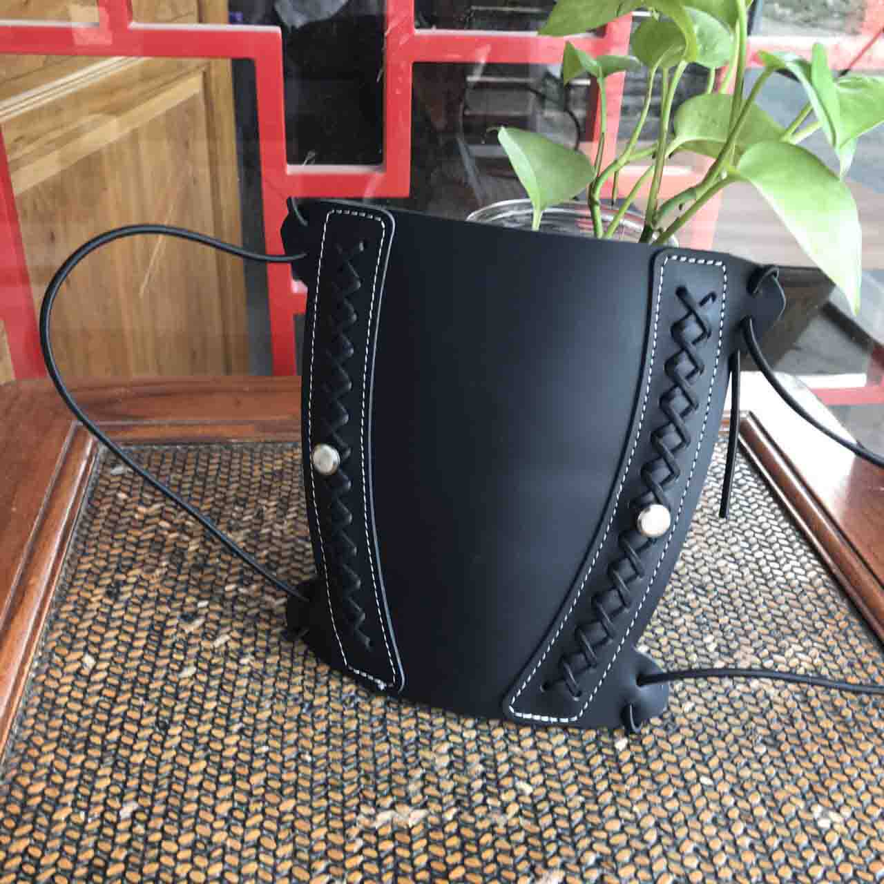 Arm's armchair anti-trombone archery traditional American competitive shooting equipment Bull Leather Protective Gear Match Equipment Wear Resistant Smooth