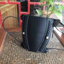 Arm guard hand reverse curved bow and arrow Traditional American competitive shooting equipment Cowhide protective equipment Competition equipment wear-resistant and smooth