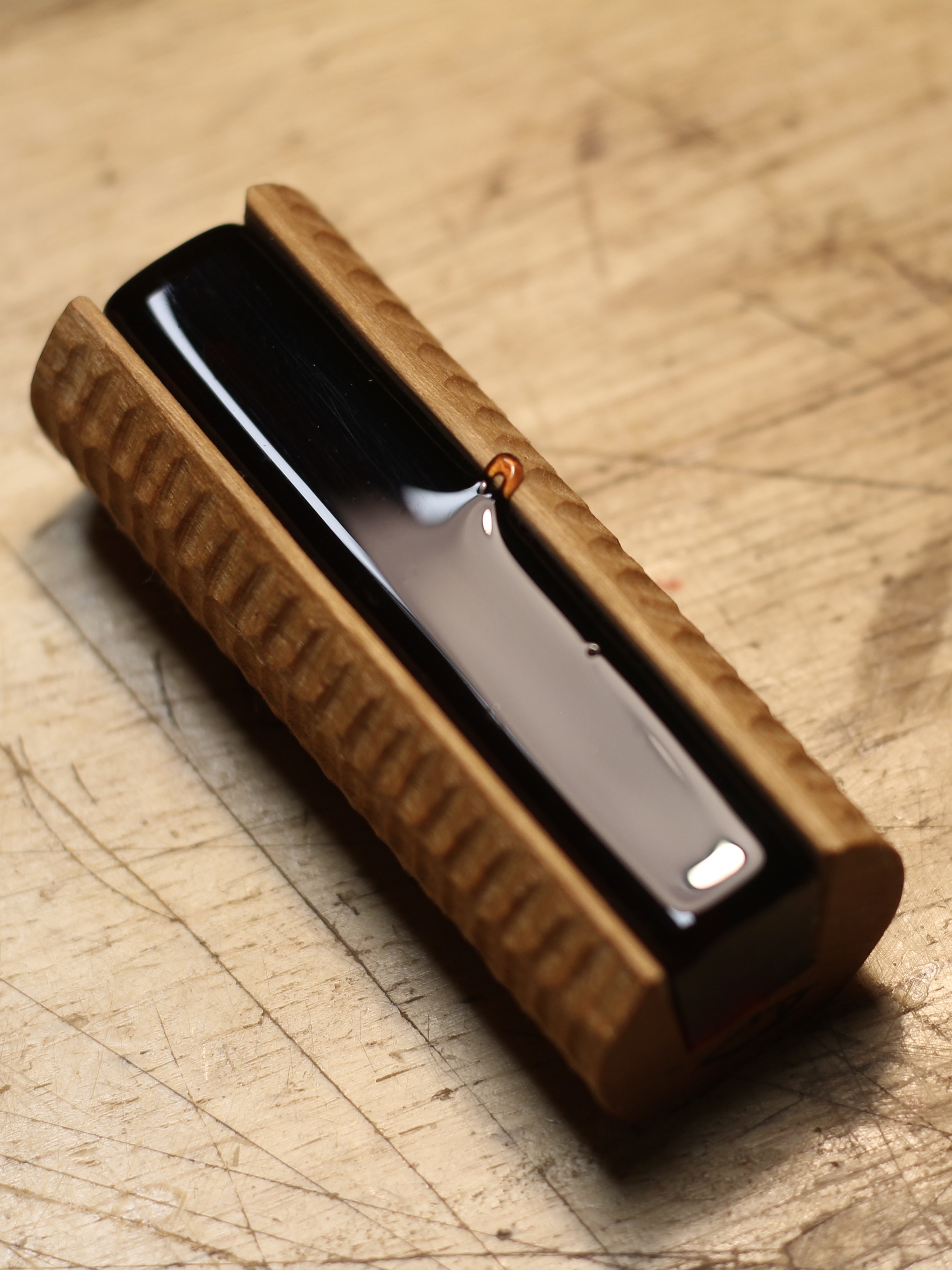 宝石ロジン ほこりが少なく、プロ仕様の金粉で細かい部分も拭き取りやすく、落下防止、バイオリン、二胡、チェロのギフトに送料無料