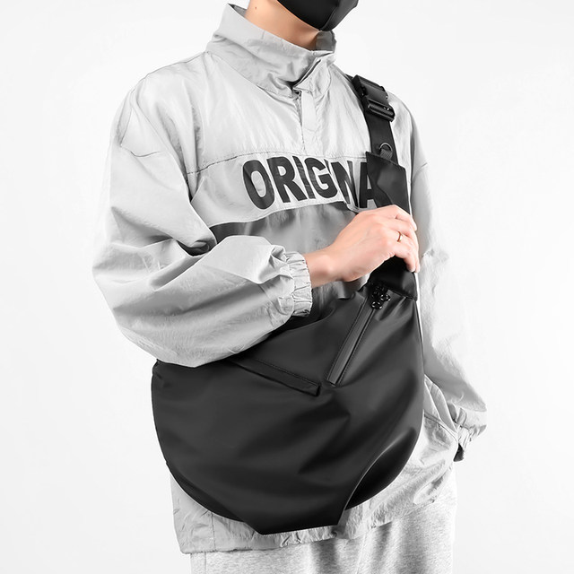 ກະເປົ໋າສາຍບ່າກວ້າງ trendy ຍີ່ປຸ່ນ dumpling bag crossbody bag ກິລາຜູ້ຊາຍ nylon ຜ້າ Oxford trendy ຖົງບ່າຂະຫນາດໃຫຍ່ຄວາມອາດສາມາດ