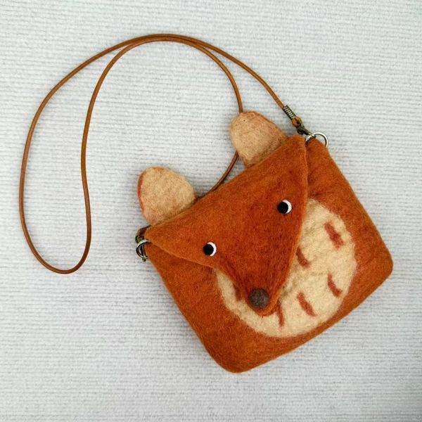 Nepal Imported Felt Bag, Handmade Wool Felt Fox Bag, Crossbody Bag, Women's Bag, Fresh and Artistic Flap Bag Nepal Imported Felt Bag, Handmade Wool Felt Fox Bag, Crossbody Bag, Women's Bag, Fresh and Artistic Flap Bag