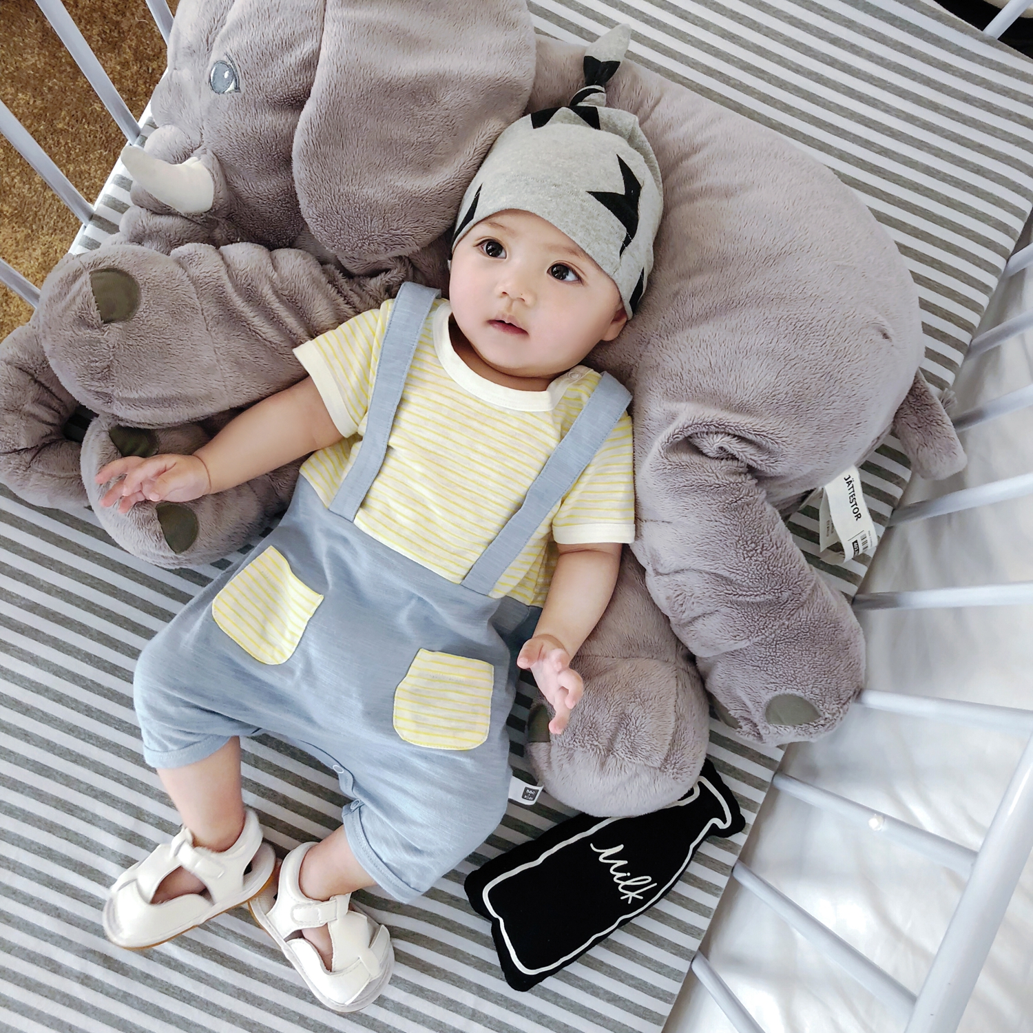 Babyiesies Baby fake 2 mảnh quai góc phẳng quần áo rắm tay áo ngắn mùa hè 0-1 quần áo sơ sinh quần áo trẻ sơ sinh - Áo liền quần áo liền quần có tất baby