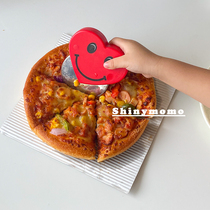 Shinymomo Han Style Kitchen Small Helper Pizza Cutter