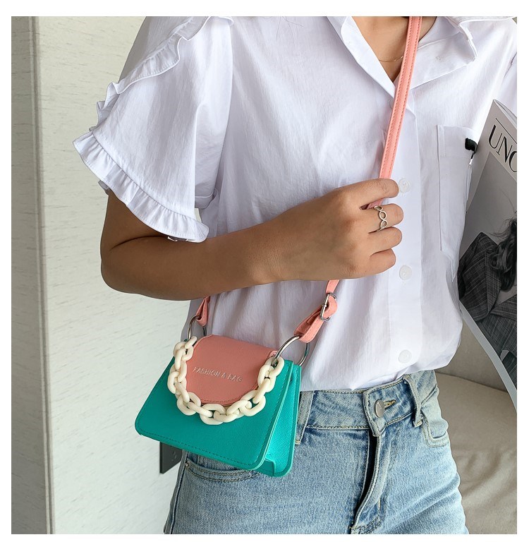 Small Solid Color Magnetic Buckle Crossbody Bag display picture 14