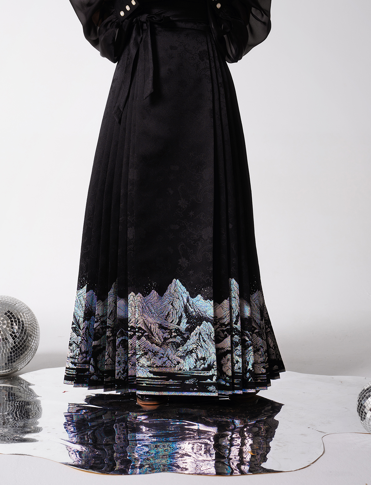 若蘭渓スポット千里江山サテン織り金螺鈿バージョン馬面スカート民族風新型中国風日常通勤