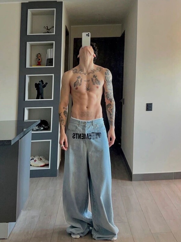 Vet American Retro Logo Embroidered Washed Light Blue Jeans Baggy Jeans Wide-Leg Straight Pants for Men and Women