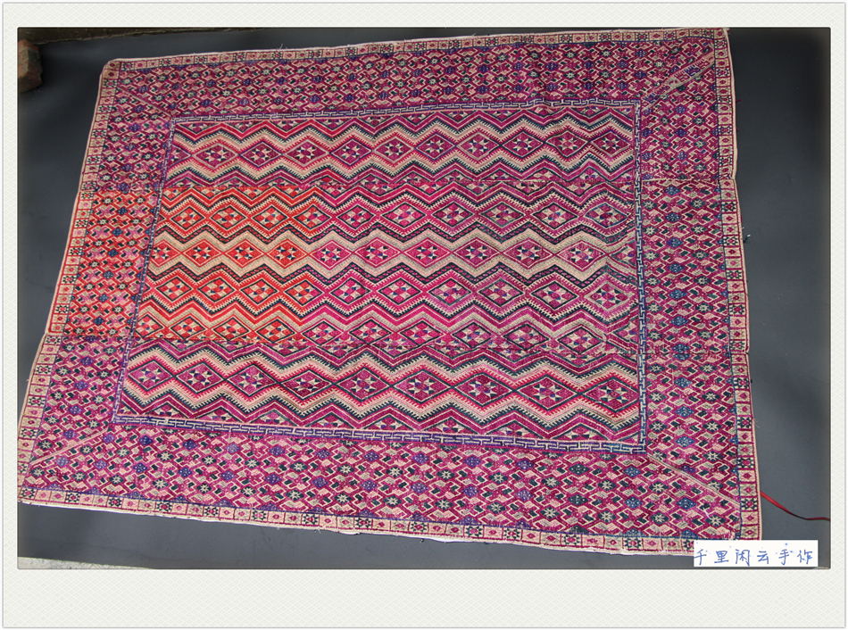 Old embroidered Guangxi Zhuang is face Tetris by face-bodied and embroidered craft embroidered carpet C206-Taobao