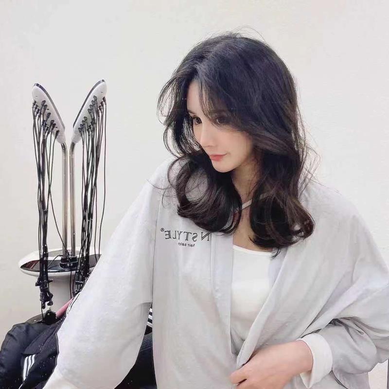 Customer service hair robe cut and hair hallway high-end hair dye clothes customer service star cloth