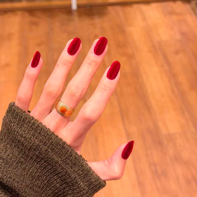 Red Velvet Wearable Nails That Enhance Complexion, Perfect for Christmas and New Year Holidays, Creating a High-End Atmosphere, New Long Plush Nail Patches for Autumn and Winter