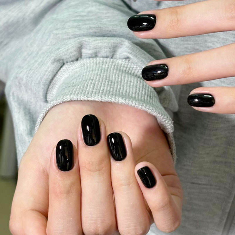 Pure Black Beanie-Style Press-On Nails ins Style, High-End Feel, Brightening, Everyday Simple and Versatile, New Short Style Nail Patches