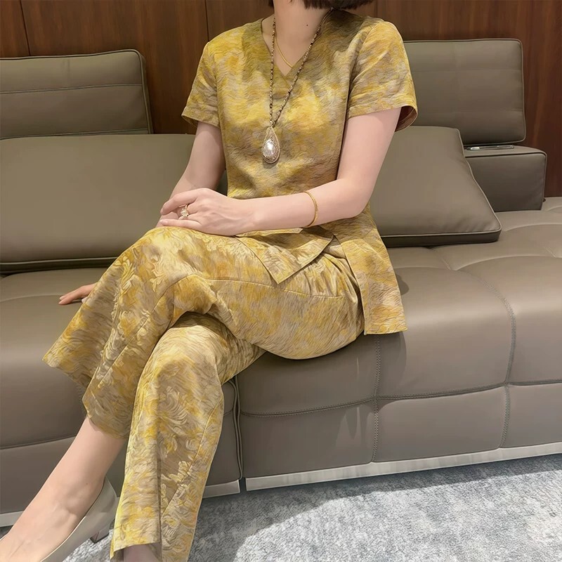 French Rouje Moaks Silk New Chinese Style National Style Suit for Women, Summer Plus Size Button-Up Top and Pants Two-Piece Set French Rouje Moaks Silk New Chinese Style National Style Suit for Women, Summer Plus Size Button-Up Top and Pants Two-Piece Set