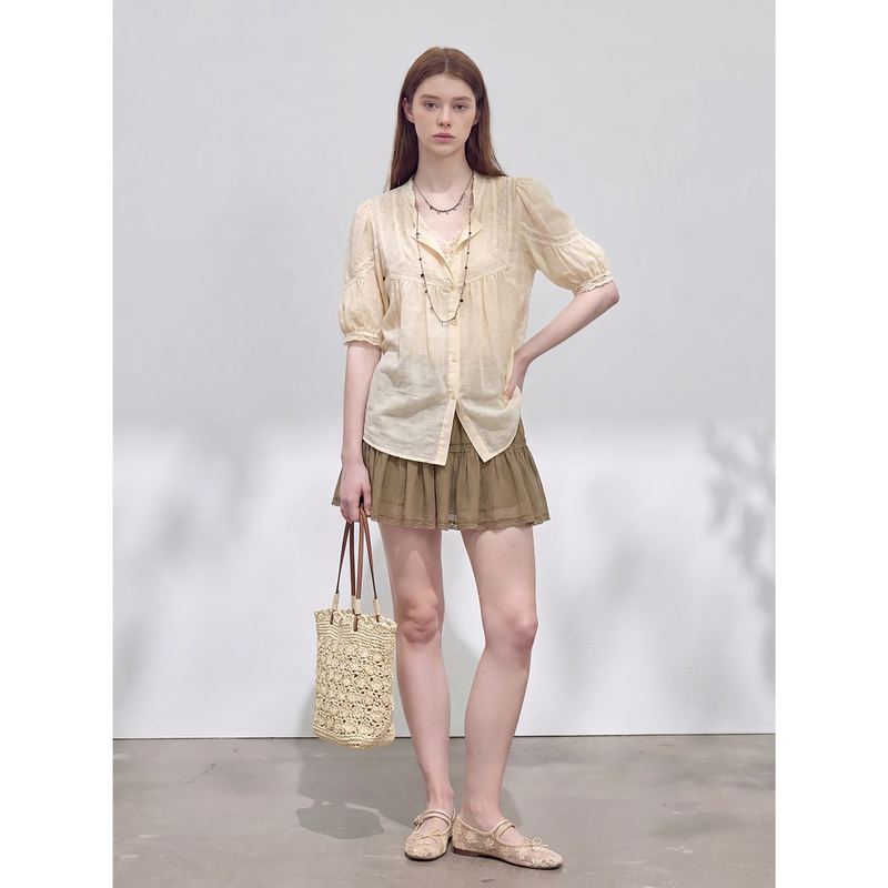French-Style Top in Cream Color with a Small V-Neck, Half-Open Placket, Lace Splicing, Puff Lantern Short Sleeves, Thin Summer Shirt for Women French-Style Top in Cream Color with a Small V-Neck, Half-Open Placket, Lace Splicing, Puff Lantern Short Sleeves, Thin Summer Shirt for Women