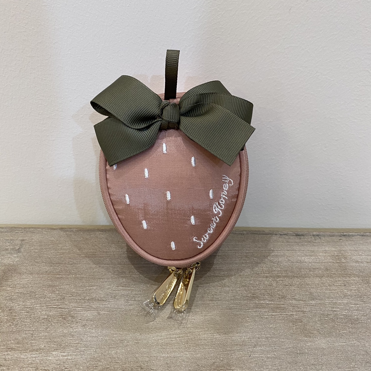 PETIT TRONUVER STRAWBERRY FIRST ACCESSORIES BOX CUTE Bow Tie hanging bag Jewelry Containing the Lipstick Bag