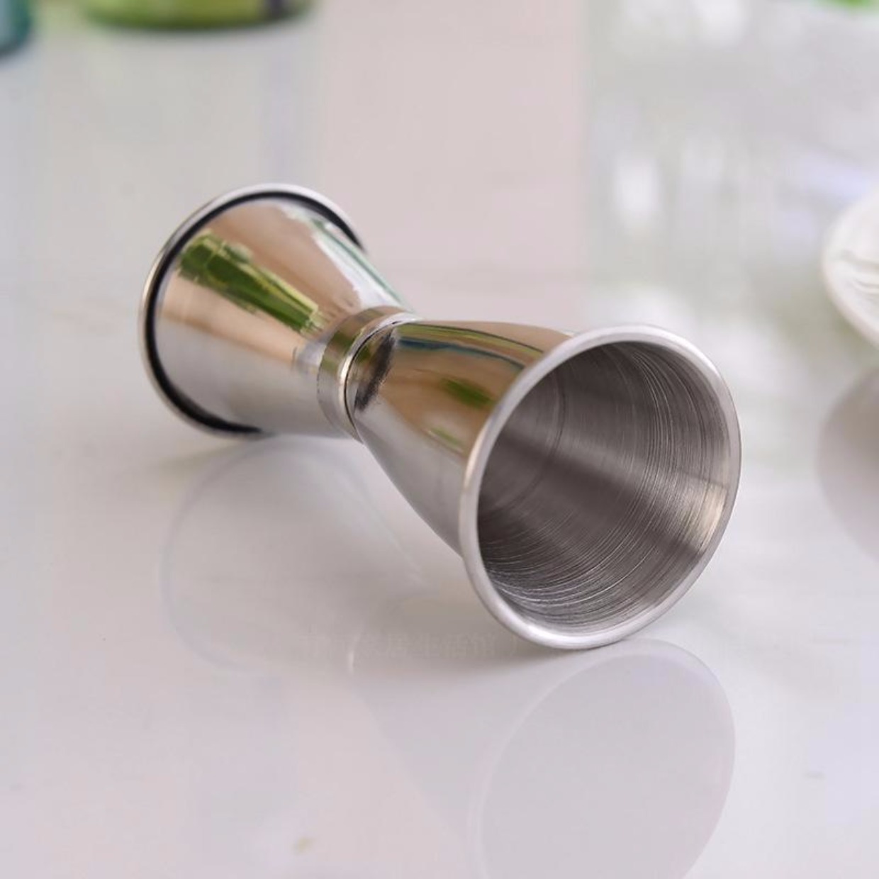 Bartender, cocktail, ly rượu, cốc oz, cốc ounce hai đầu, quầy rượu, quầy bar, quán trà, vật tư, dụng cụ giá để rượu độc đáo