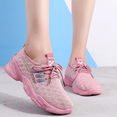 时尚防滑轻便软底妈妈单鞋