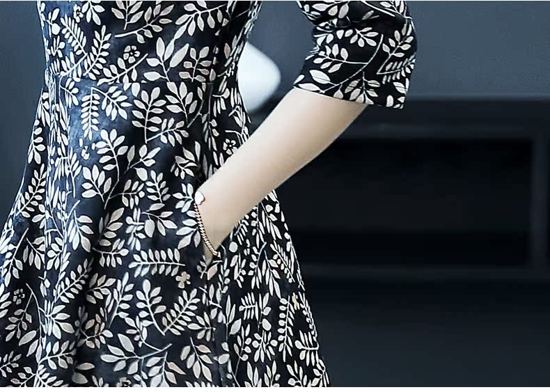 [Lấy giá mới 159 nhân dân tệ] vẫn còn cổ đại 2018 mới thời trang in đầm retro cổ áo Một từ váy nữ váy chữ a liền