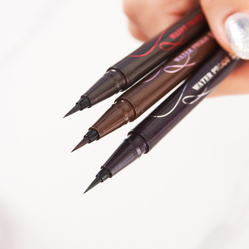 Spot : Japanese indigenous kissme extremely fine eye line pen waterproof and anti - sweat and not dizzy without decolorization for durable