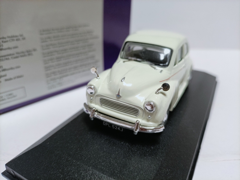 Corgi Doggy 1:43 Morris Mini Car Model Morris Minor 1000 1966 White